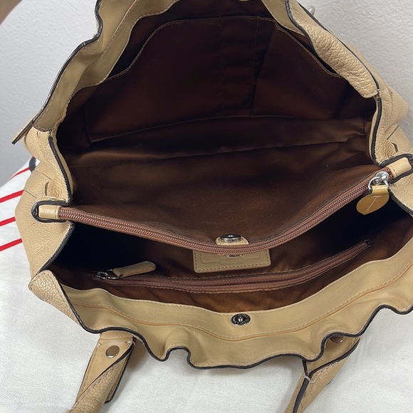 Coach Leather Beige Shoulder Purse Ruffle Trim - Picture 8 of 14